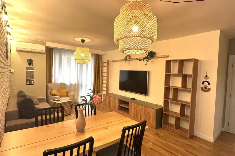 3-стаен апартамент с тераса в Лозенец, София