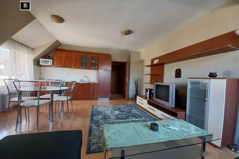 Three-room apartment in Lozenets with elevator and renovated