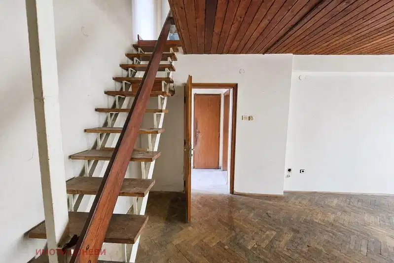 Maisonette with 3 bedrooms and terraces in Lozenets, Sofia