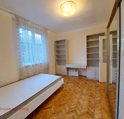 Снимка 4 — Двустаен апартамент в Лозенец с балкон и високи тавани