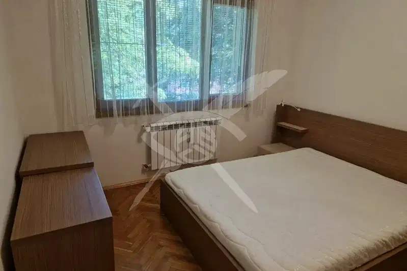 Двустаен апартамент с тераса в Лозенец, София