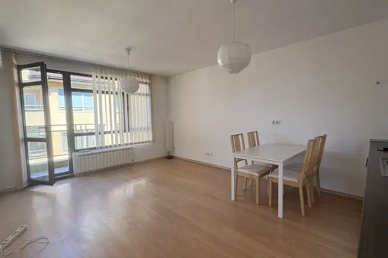 Two-room apartment in Lozenets with access control