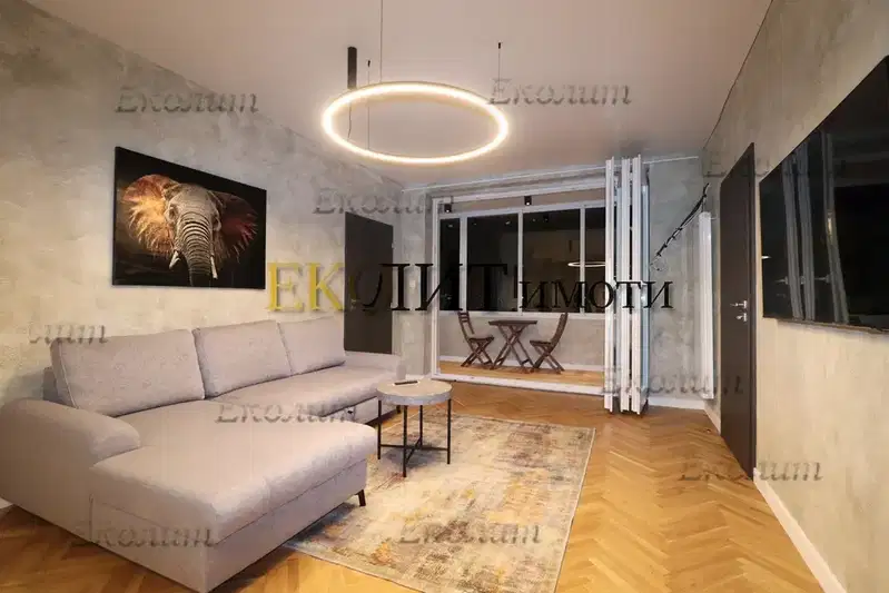 Spacious 4-room apartment with panoramic view in Lozenets