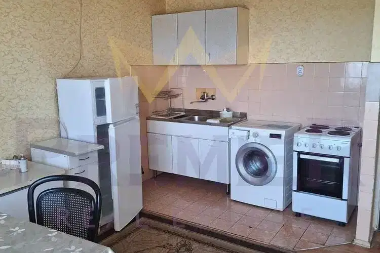 Three-room apartment in Lyulin 10 with elevator and balcony
