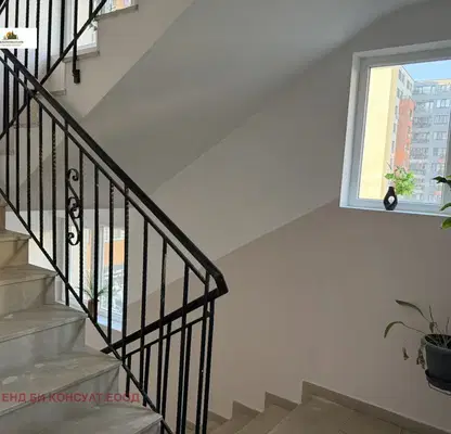 Photo 2 — Two-room apartment on a high first floor in Lyulin 10, Sofia