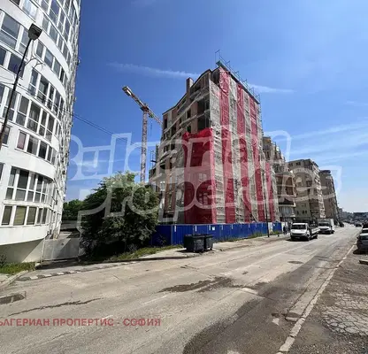 Снимка 5 — Тристаен апартамент в Люлин 6 с асансьор и ново строителство
