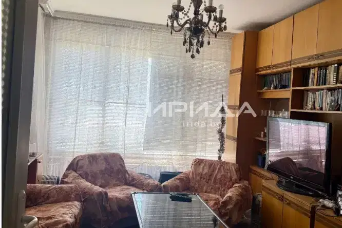 Тристаен апартамент в Люлин 8 с тераса, София