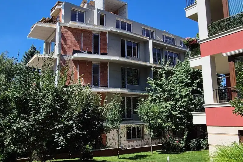 Three-room apartment with three terraces in m-t Gardova glava, Sofia