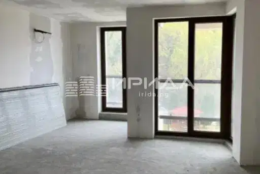 Тристаен апартамент с две тераси в Малинова долина, София