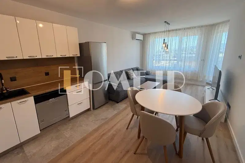 Two-room apartment in Malinova Dolina with terrace and parking