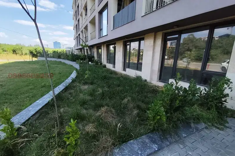 Three-room apartment with yard in Manastirski Livadi, Bulgaria Blvd