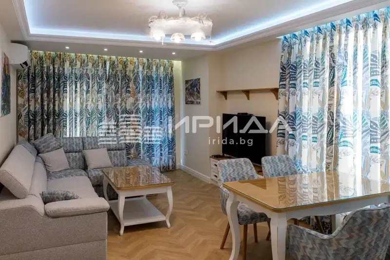 Тристаен апартамент с тристранно изложение в Манастирски ливади