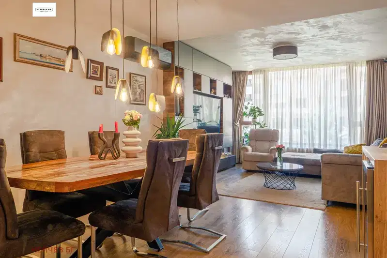 Spacious 4-room apartment in Manastirski Livadi with terrace