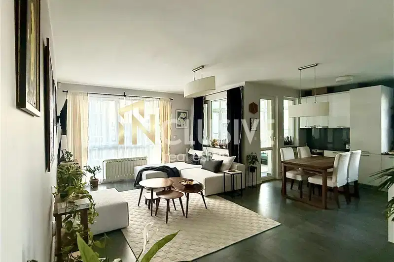 Spacious 4-room apartment in Manastirski Livadi with terraces