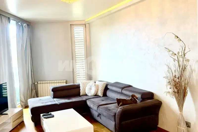 Two-room apartment in Manastirski Livadi with terrace