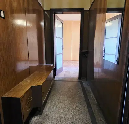 Photo 3 — Three-room apartment with three balconies in Meditsinska Akademiya, Sofia