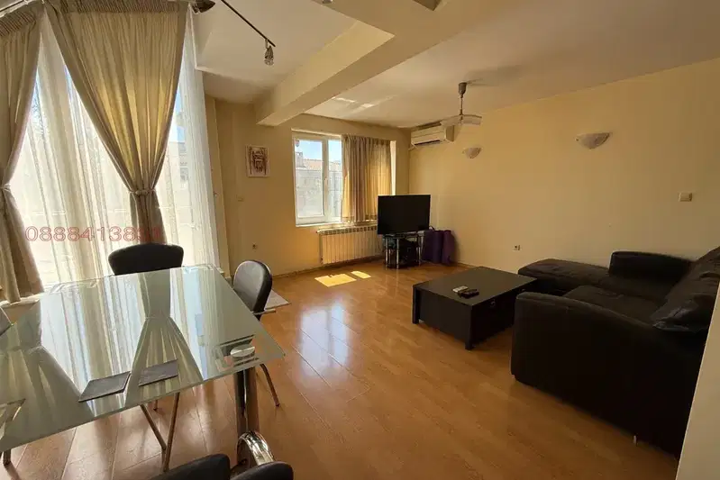 3-room maisonette in Meditsinska Akademiya with large terrace