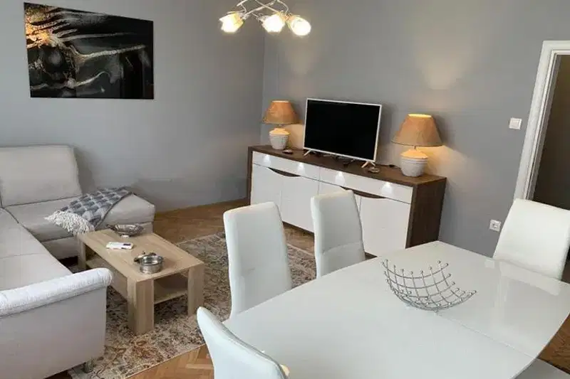 Three-room apartment in Meditsinska Akademiya, Sofia with elevator