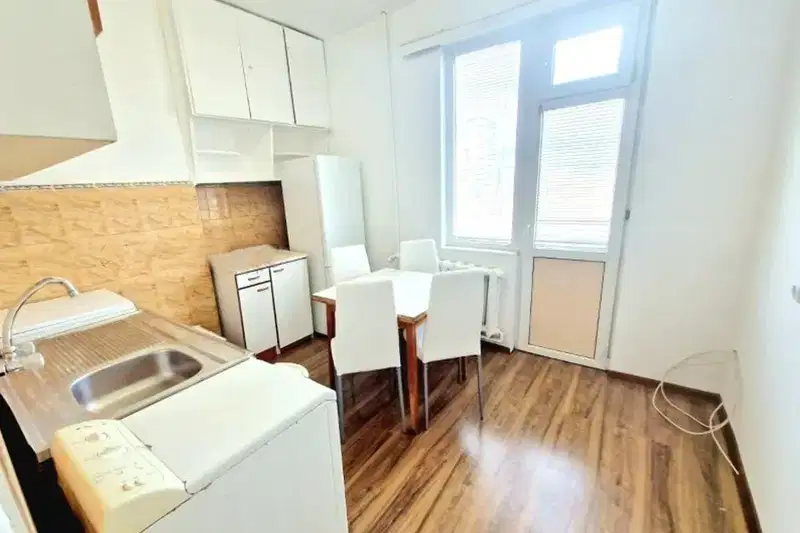 4-bedroom apartment in Sofiya, Mladost 1