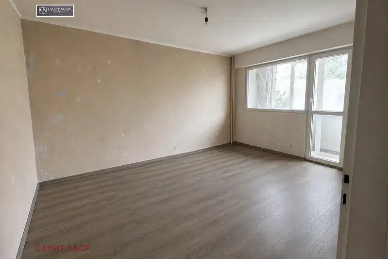 Two-room apartment on a middle floor in Mladost 3, Sofia
