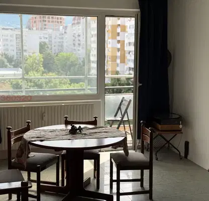 Снимка 2 — Тристаен апартамент с балкон и гледка към Витоша в Младост 3