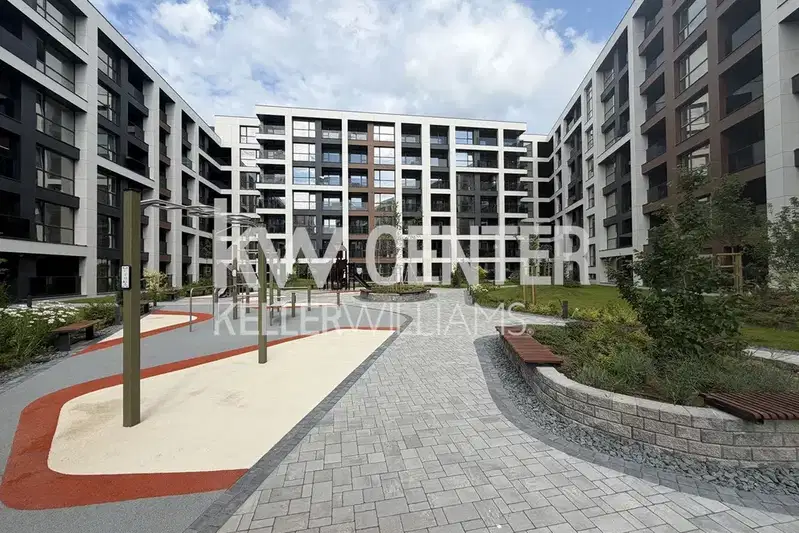 Two-room apartment with parking space in Mladost 4, Sofia