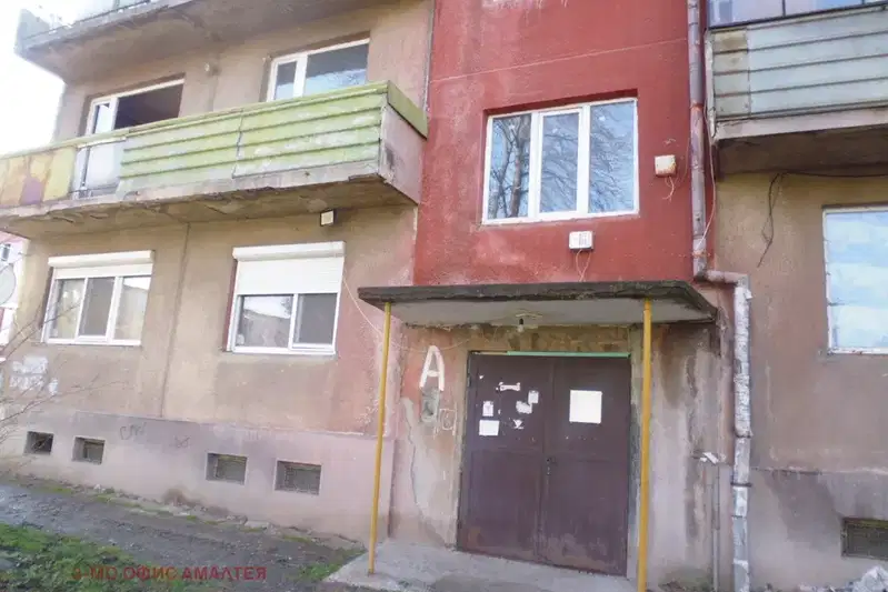 2-room apartment in Nadezhda 2 with potential for conversion