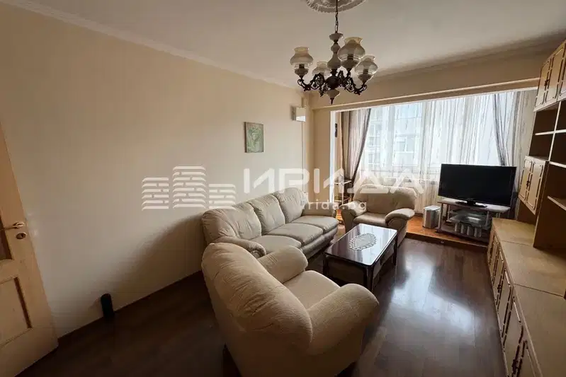 Three-room apartment in Nadezhda 2 with North/South aspect