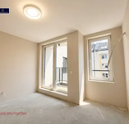 Photo 2 — Two-room apartment with two balconies in Nadezhda 4, Sofia