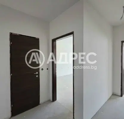 Photo 2 — Three-room apartment with south aspect in Obelya 1, Sofia