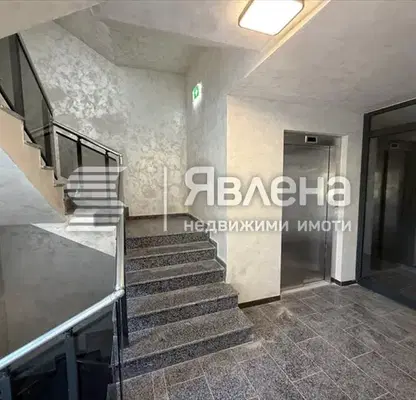 Снимка 2 — Двустаен апартамент в Обеля 2 с балкон и асансьор