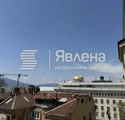 Снимка 2 — Просторен 3-стаен апартамент с тераса в Оборище, София
