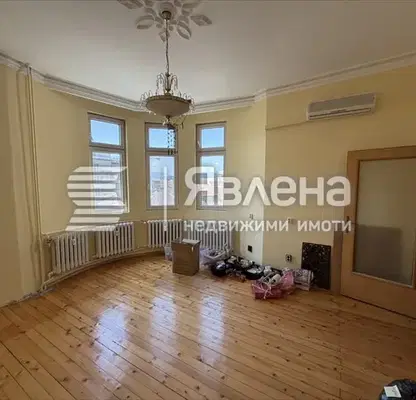 Снимка 3 — Просторен 3-стаен апартамент с тераса в Оборище, София