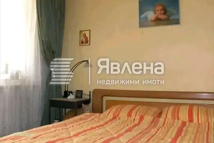 3-стаен апартамент с балкон в Оборище, София