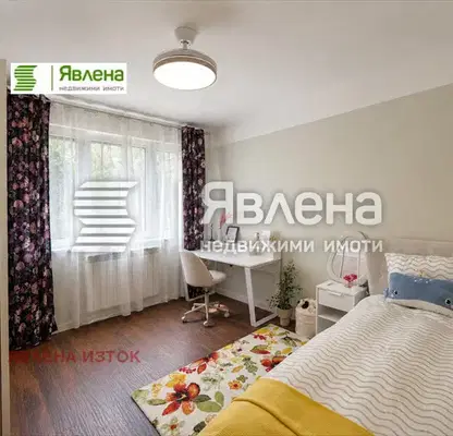 Снимка 4 — Тристаен апартамент с паркинг в Оборище, София