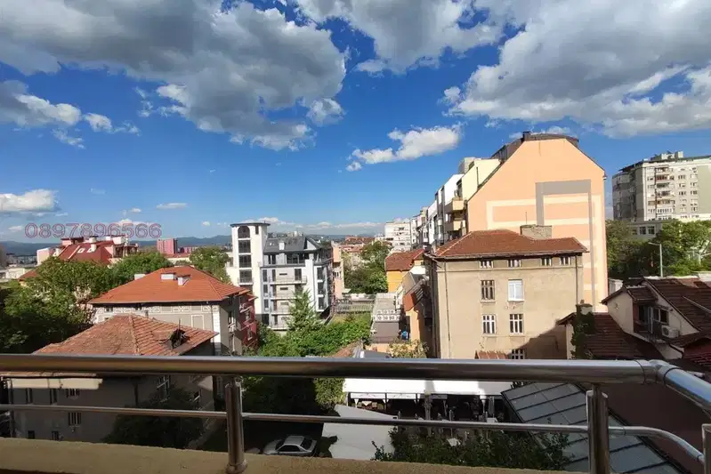 Two-room apartment in Oborishte on the 6th floor with elevator