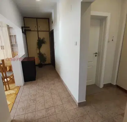Photo 3 — Two-room apartment in Oborishte on the 6th floor with elevator