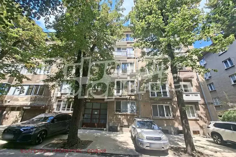 Three-room apartment with two terraces in Oborishte, Sofia