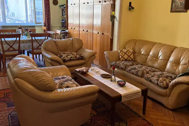 Three-room apartment on the first floor in Oborishte near Alexander Nevsky