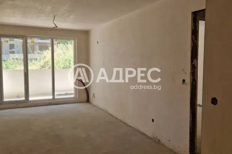 Двустаен апартамент с балкон в Овча купел, София