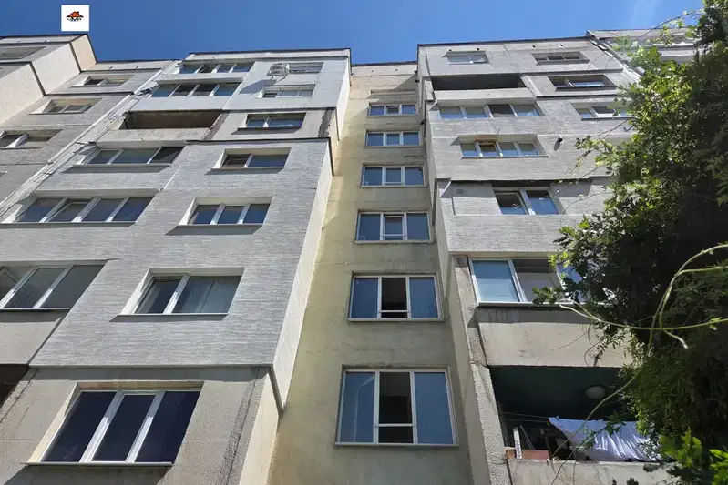 Тристаен апартамент в Овча купел 2 с две тераси