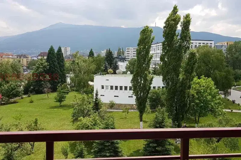 Тристаен апартамент с две тераси в Овча купел, София