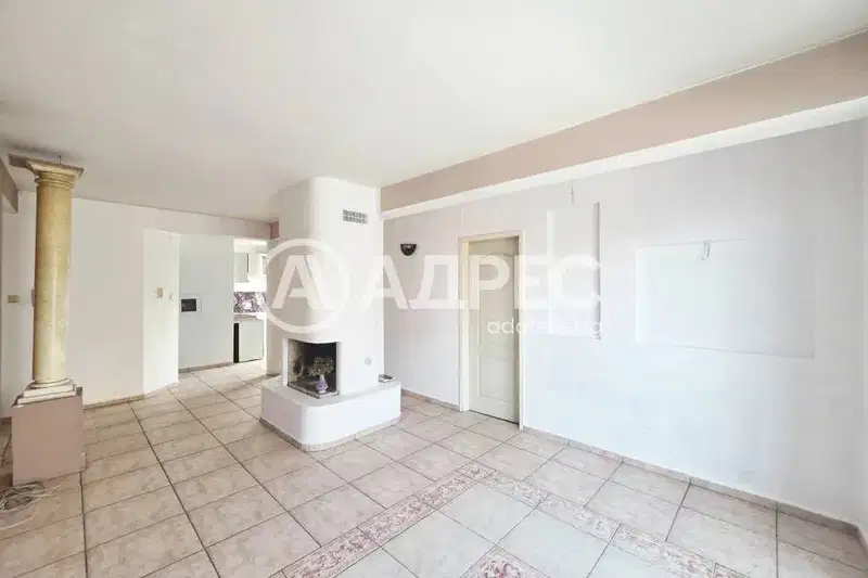 Three-room apartment in Razsadnika with two terraces