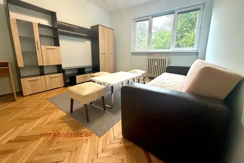 Двустаен апартамент в София, Редута с балкон и климатик