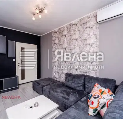 Снимка 2 — Двустаен апартамент с две тераси в Редута, София