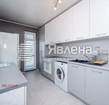 Снимка 5 — Двустаен апартамент с две тераси в Редута, София