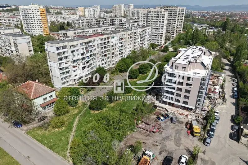 Просторен 2-стаен апартамент с панорама в Слатина, София