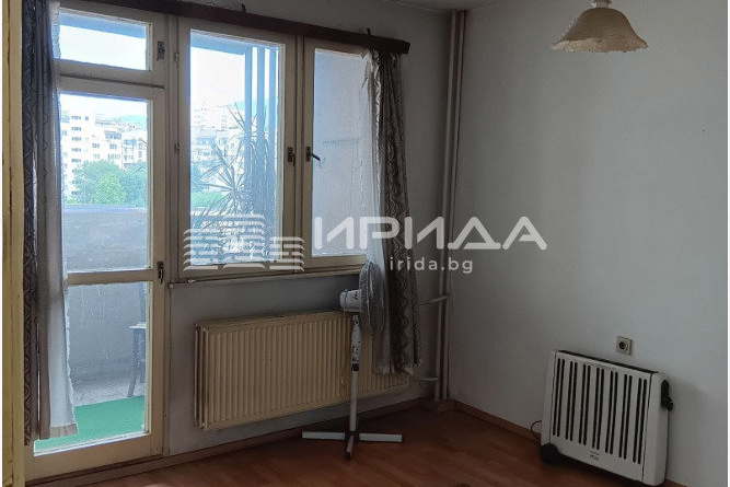 3-bedroom apartment in Sofiya, Strelbishte