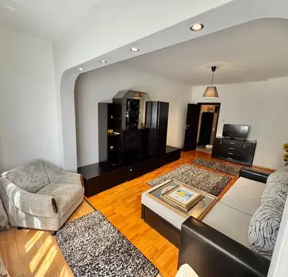 Photo 2 — Three-room apartment in Strelbishte with balcony and elevator