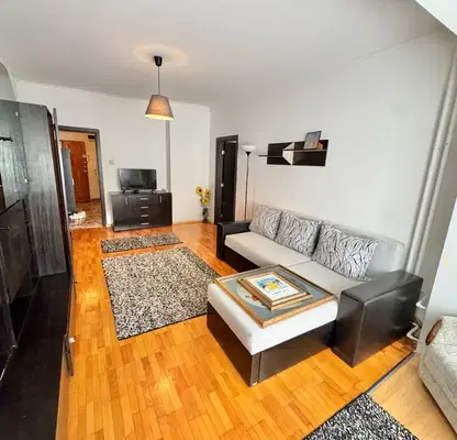 Photo 3 — Three-room apartment in Strelbishte with balcony and elevator